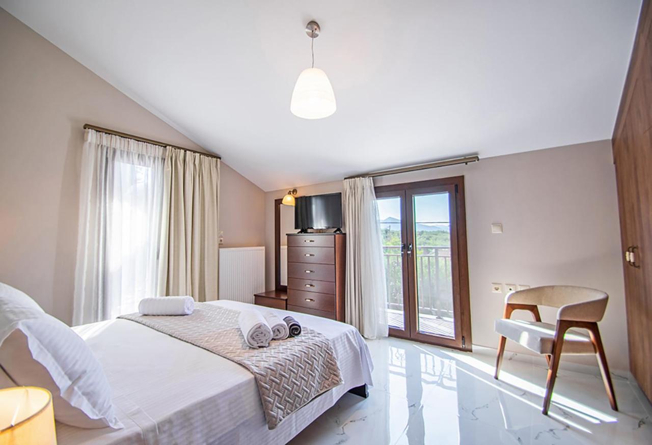 Zissis Villa & Pool 5Min Drive To Beach Kato Yerakarion Exterior photo