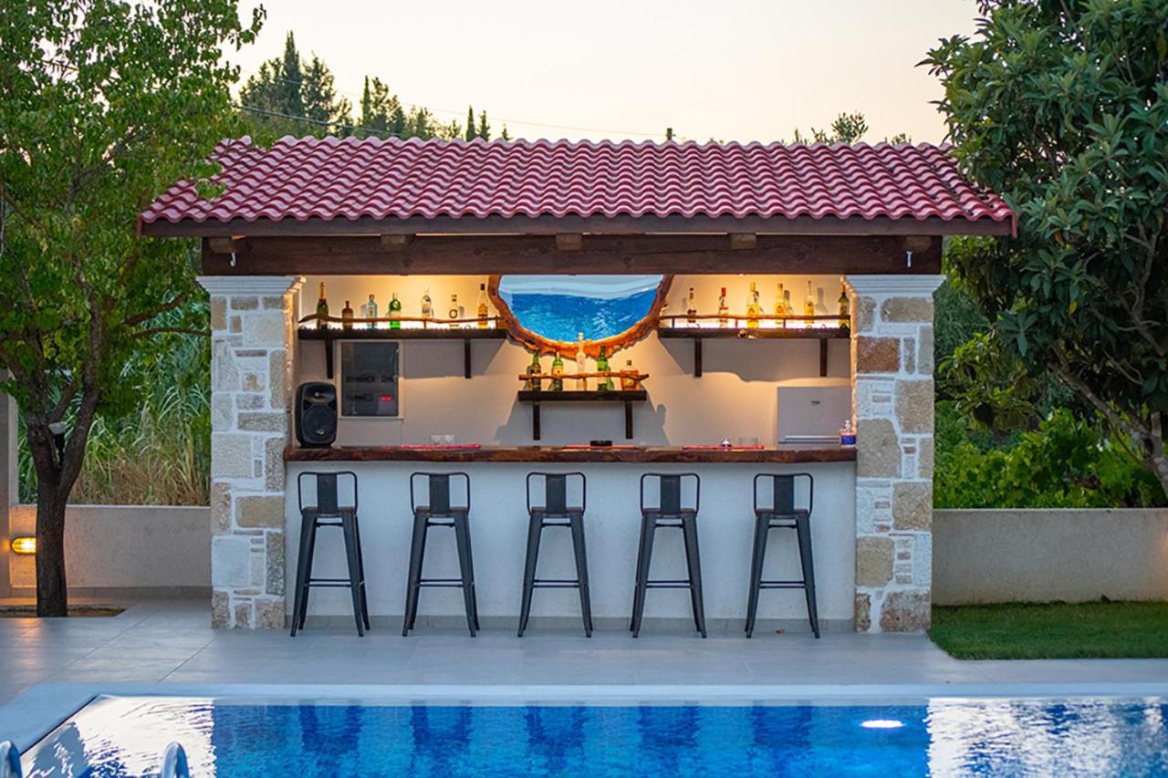 Zissis Villa & Pool 5Min Drive To Beach Kato Yerakarion Exterior photo